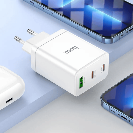 HOCO zidni strujni adapter PD QC GaN - 1x USB - 2x Type C utor (65W) - bijeli 247201